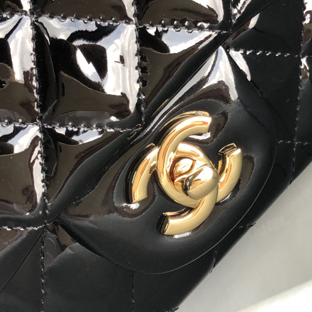 Ch**el cf mini patent calfskin & golden metal black bag 20cm