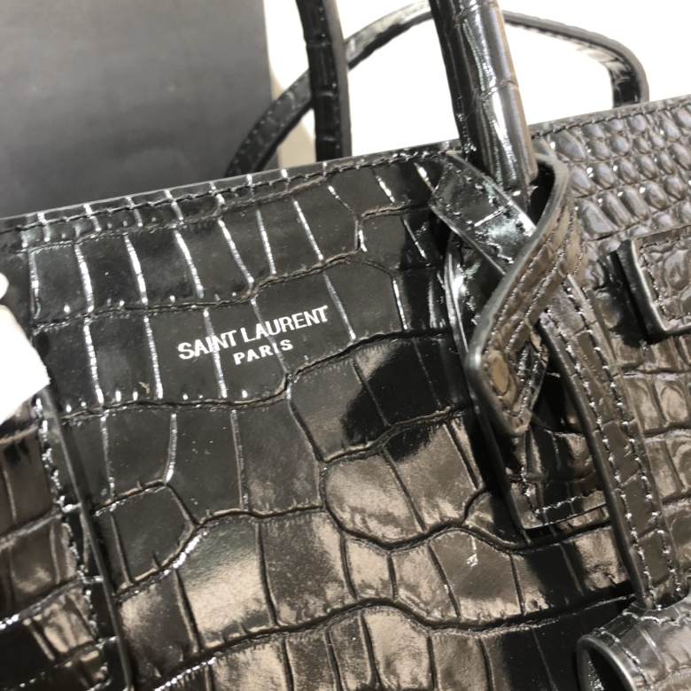 Y51 classic sac de jour baby in crocodile embossed matte leather black 421863 26 x 20.5 x 12.5 cm