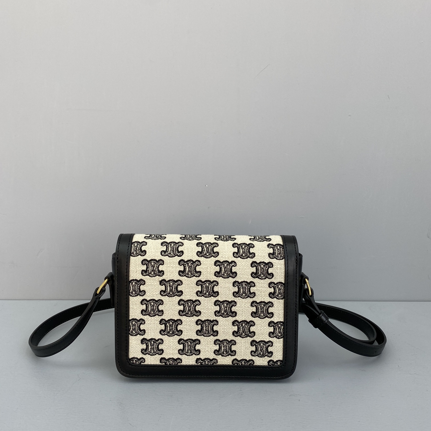 Ce1i*e teen triomphe bag in textile and natural calfskin black 188882 18 x 14 x 6 cm