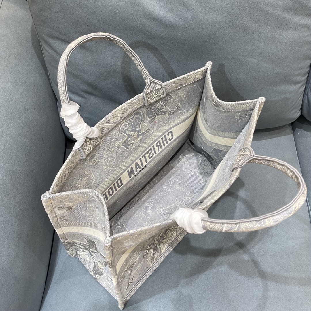 D10r large book tote gray toile de jouy reverse embroidery m1286 41.5 x 34.5 x 16 cm