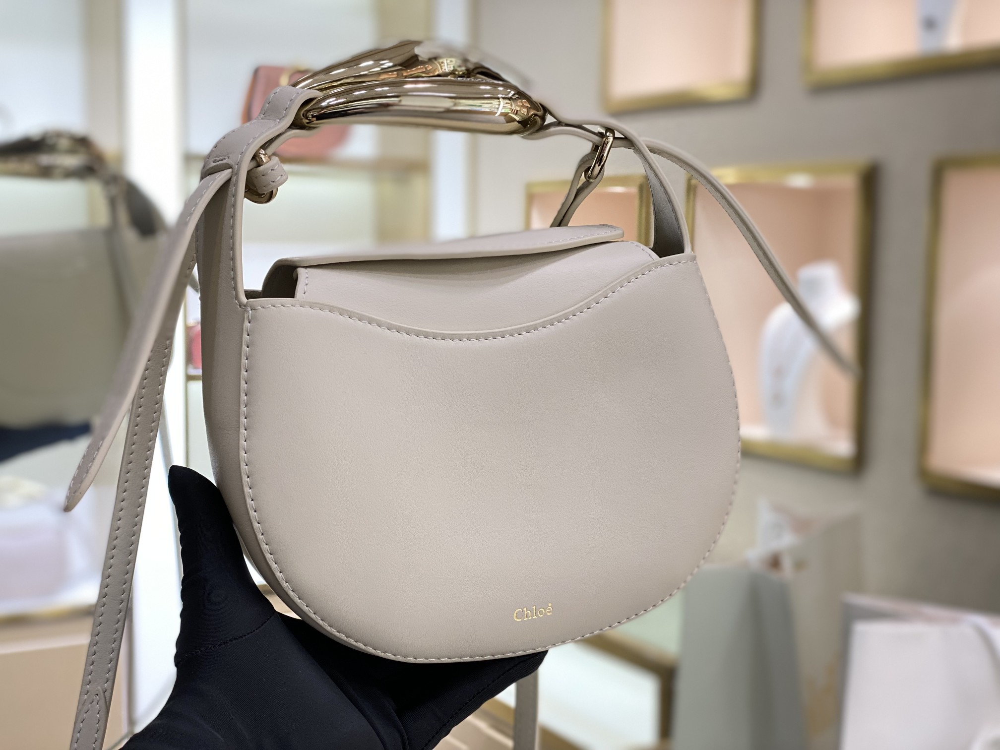 CHLOE KISS SMALL BAG Grain Calfskin White CHC21US350 20 x 26 x 8 cm