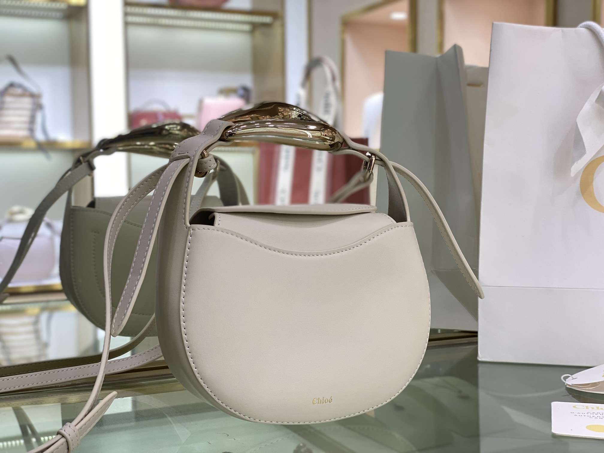 CHLOE KISS SMALL BAG Grain Calfskin White CHC21US350 20 x 26 x 8 cm