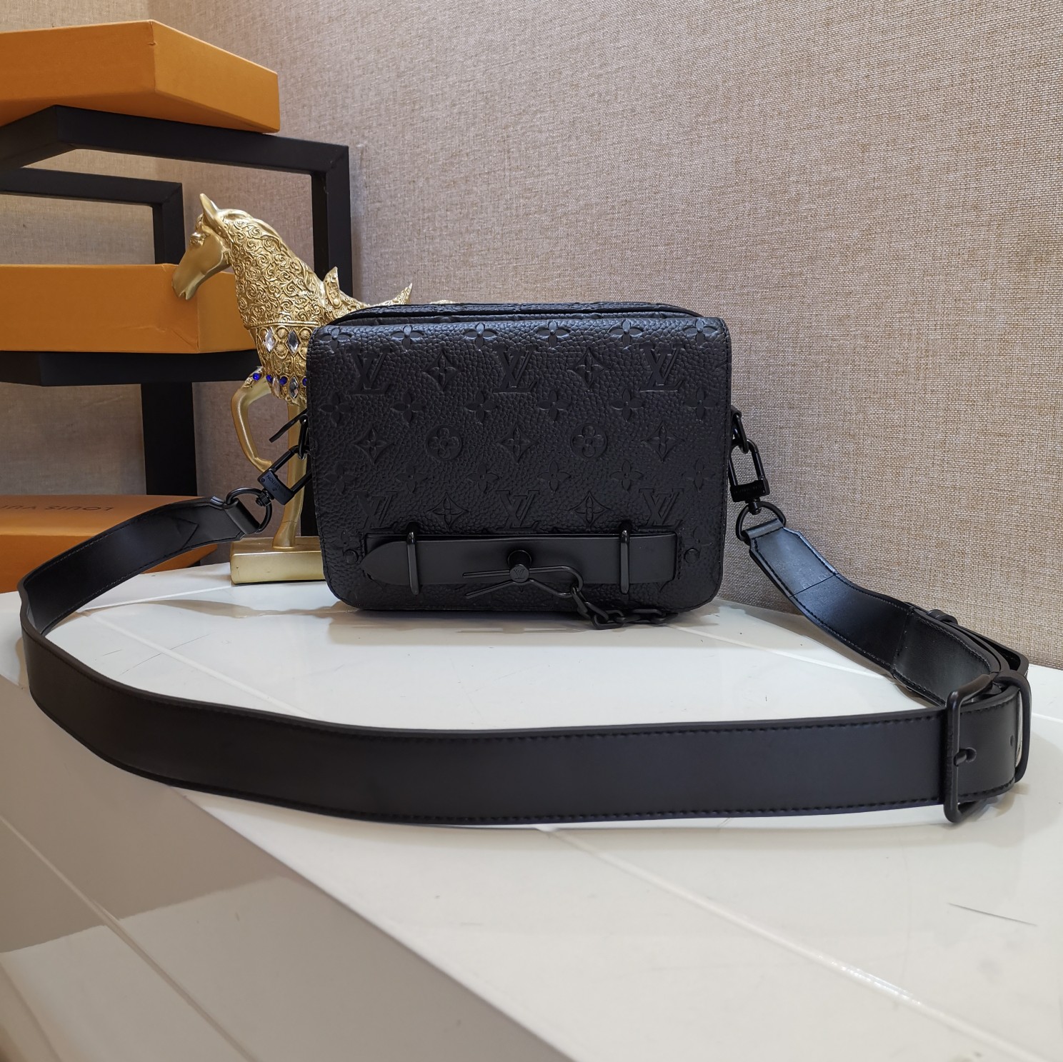 l0vis Vvtt0n steamer messenger bag taurillon monogram m57307 23.5 x 17 x 6 cm