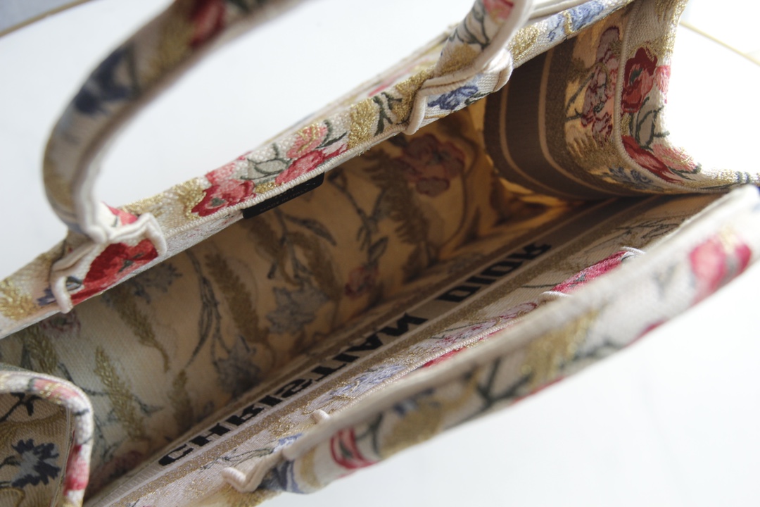 D10r small book tote beige multicolor hibiscus embroidery m1296 36.5 x 28 x 16 cm