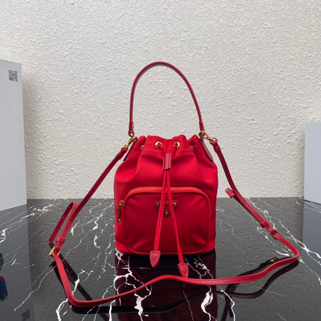 Pra*a duet re-nylon shoulder bag red 1bh038 23 × 18 × 12 cm