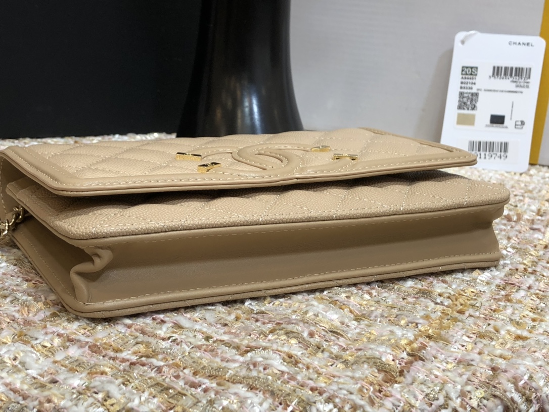 Ch**el cc filigree woc grain leather creme a84451 19.5 × 3.5 × 12 cm