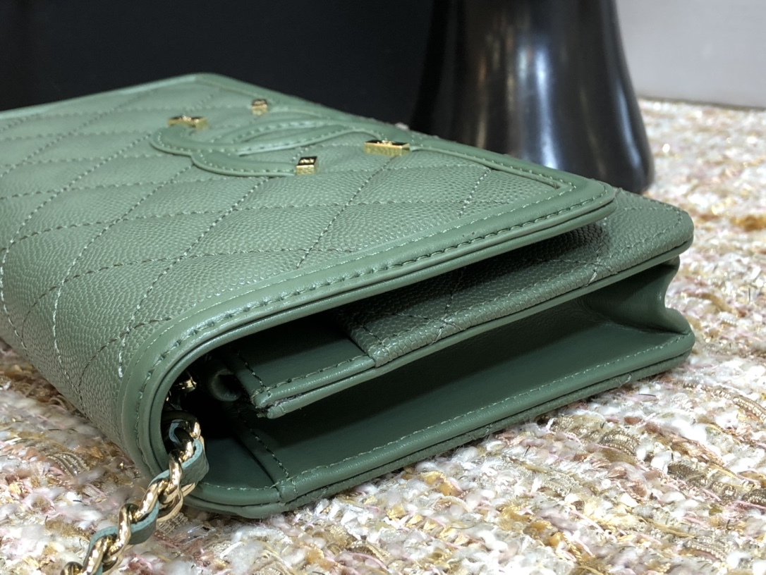 Ch**el cc filigree woc grain leather seafoam a84451 19.5 × 3.5 × 12 cm