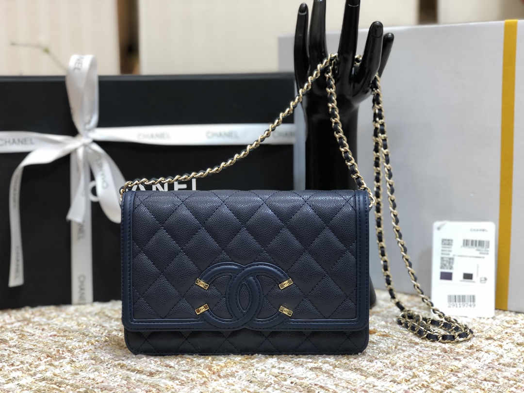 Ch**el cc filigree woc grain leather navy a84451 19.5 × 3.5 × 12 cm