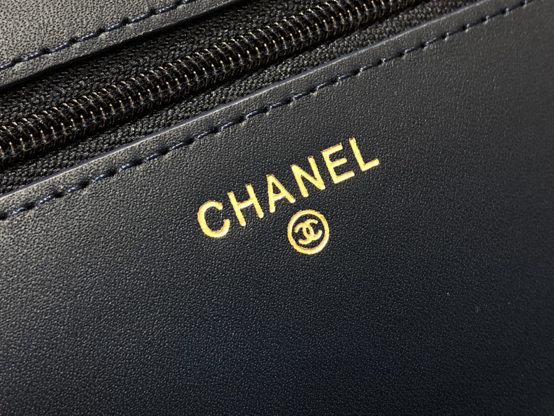 Ch**el cc filigree woc grain leather navy a84451 19.5 × 3.5 × 12 cm