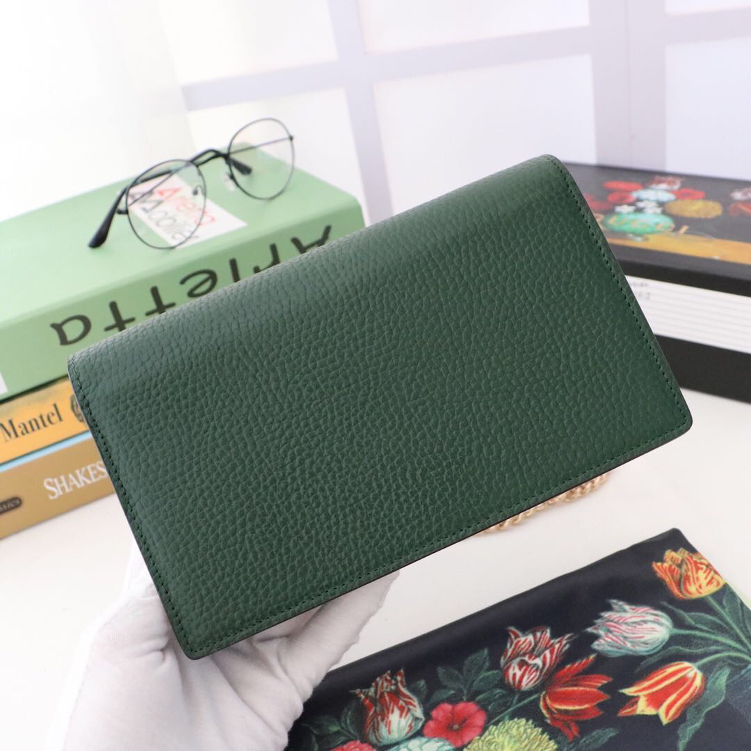 Gvc*1 interlocking wallet on chain dark green leather 510314 19.5 x 12 x 3.5 cm