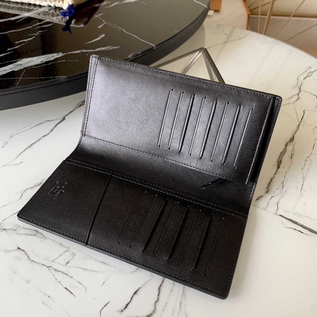 l0vis Vvtt0n brazza wallet monogram seal leather black m80503 10 x 19 x 2 cm