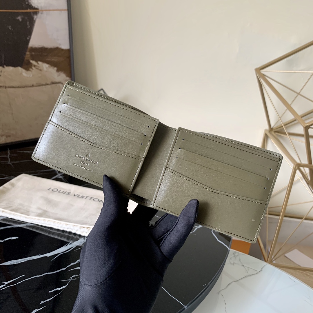 l0vis Vvtt0n slender wallet monogram seal leather green m80520 11 x 8.5 x 2 cm