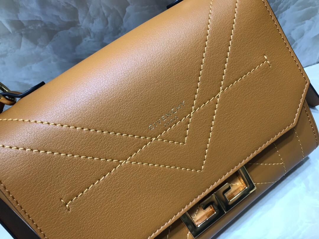 GIVENCHY SMALL EDEN BAG Brown 19 × 14 × 5.5 cm