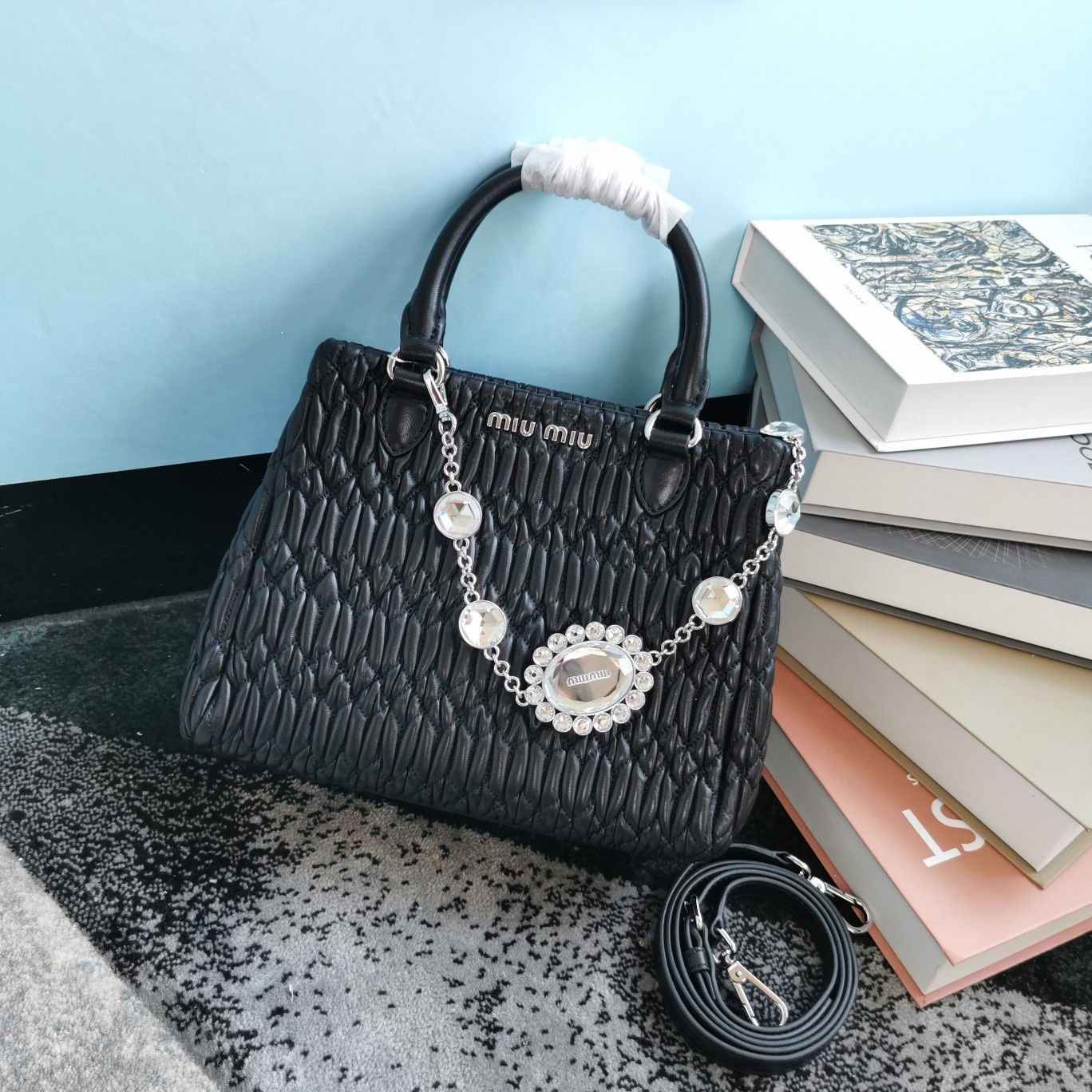 M1um1u crystal cloquÉ nappa leather handbag black 5ba067 24 x 19.5 x 13 cm