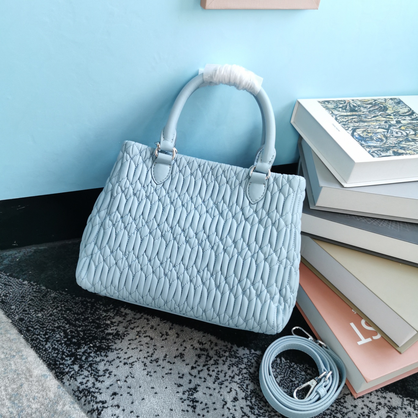 M1um1u crystal cloquÉ nappa leather handbag navy 5ba067 24 x 19.5 x 13 cm