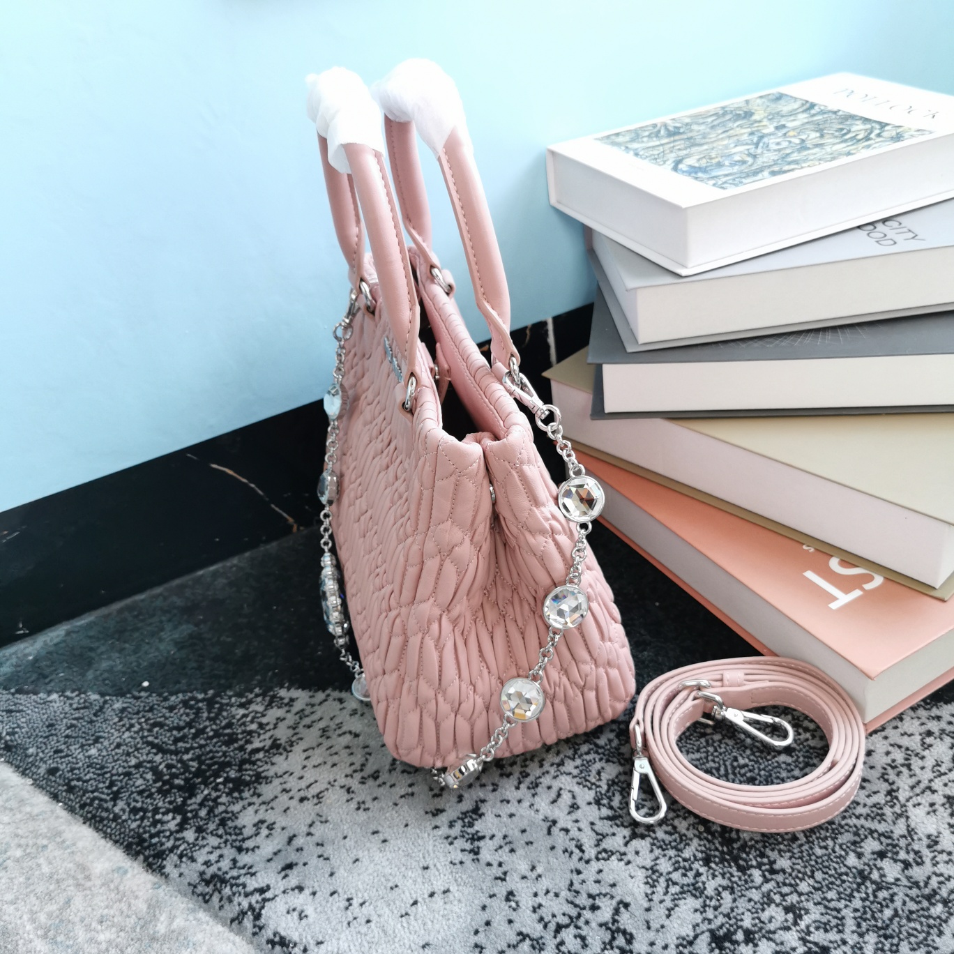 M1um1u crystal cloquÉ nappa leather handbag cameo beige 5ba067 24 x 19.5 x 13 cm