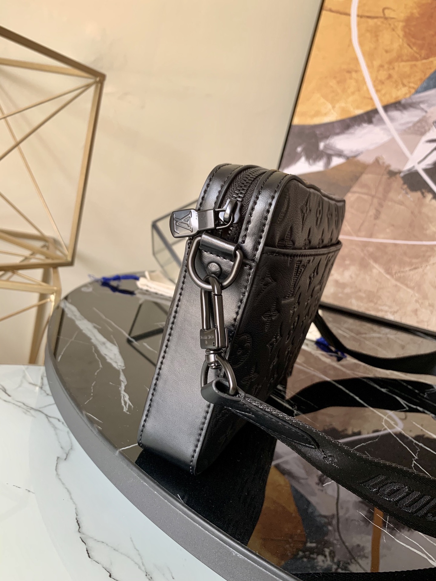 l0vis Vvtt0n duo messenger monogram shadow leather black m69827 26 x 18.5 x 5 cm