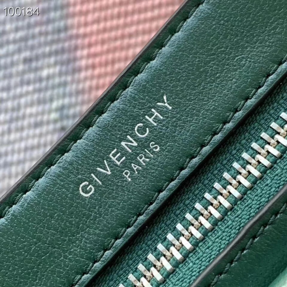 GIVENCHY POCKET BAG IN LEATHER Forest Green 22 x 13 x 7 cm