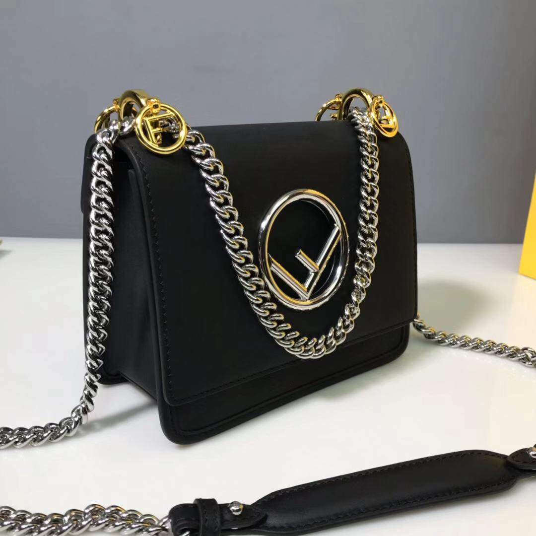 F**di small kan i f leather black 8bt286 19 x 9 x 16 cm