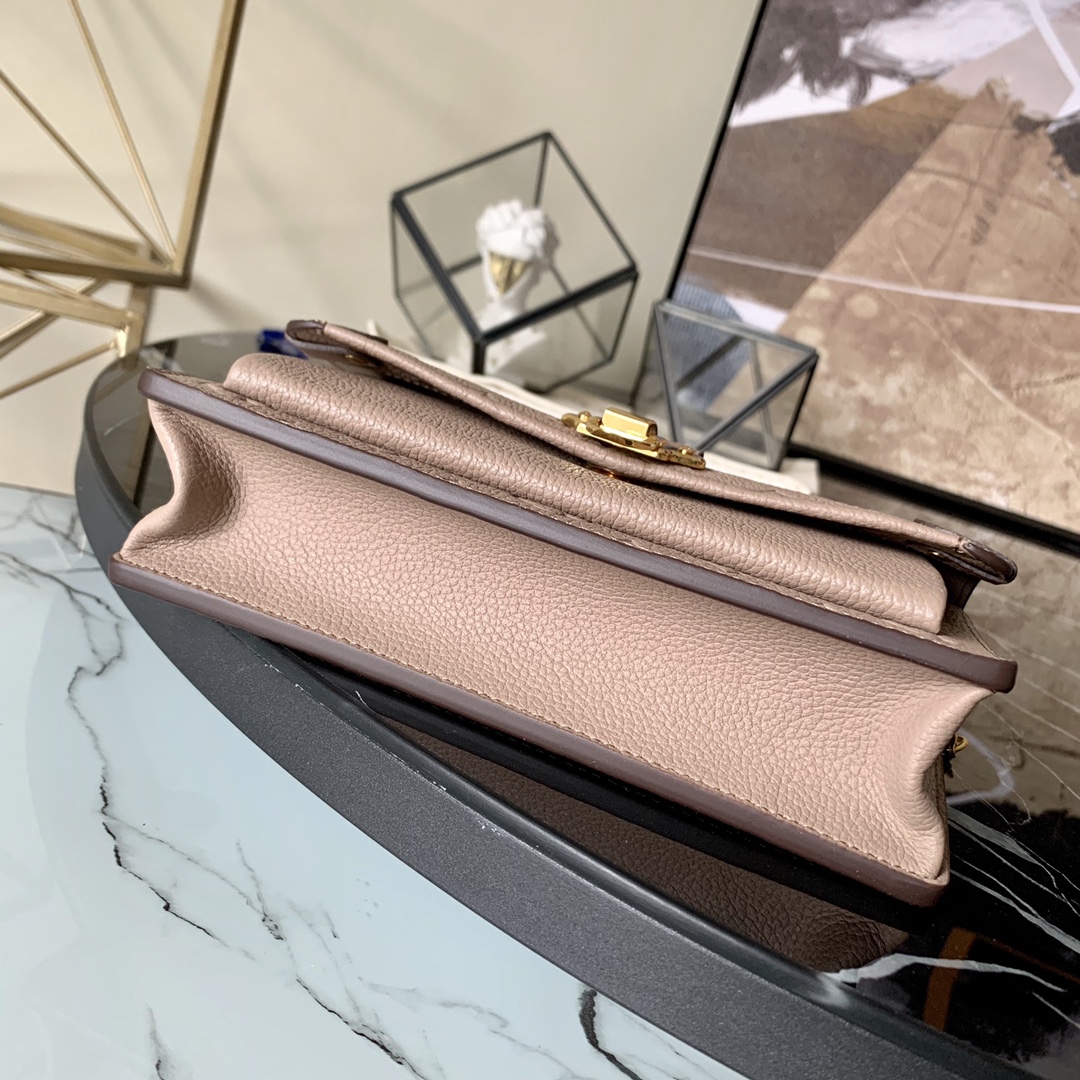 l0vis Vvtt0n vavin chain wallet monogram empreinte leather beige m67839 19 x 12.5 x 4 cm