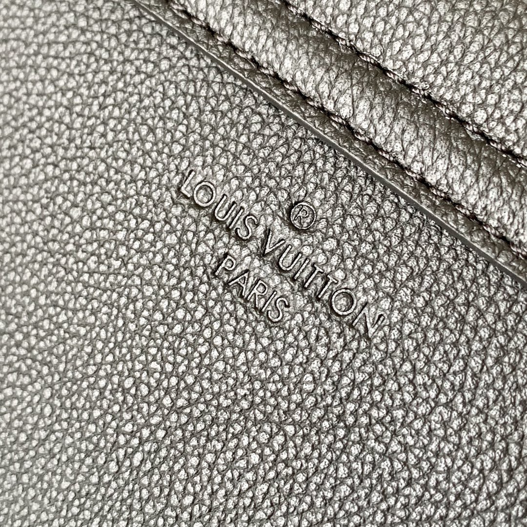 l0vis Vvtt0n lockme tender leather black m58557 19 x 13 x 8 cm