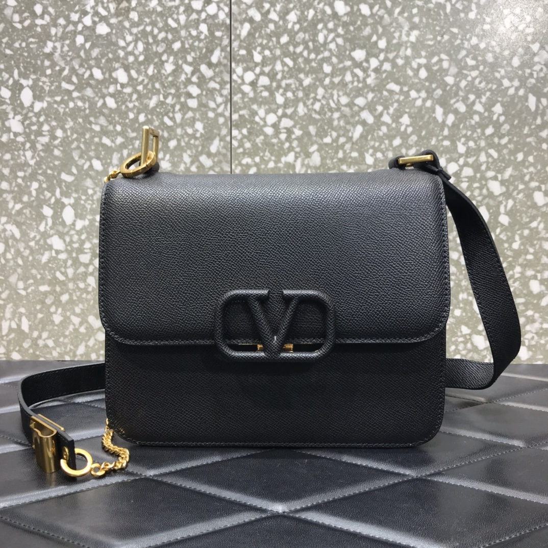Va1e*ntin0 vsling grainy calfskin shoulder bag black vw2b0f00 22 x 11 x 17 cm