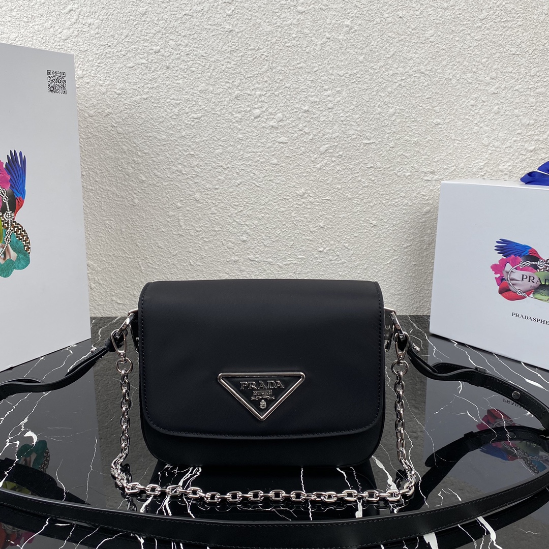 Pra*a nylon and leather identity shoulder bag black 1bd263 21 x 16 x 6.5 cm