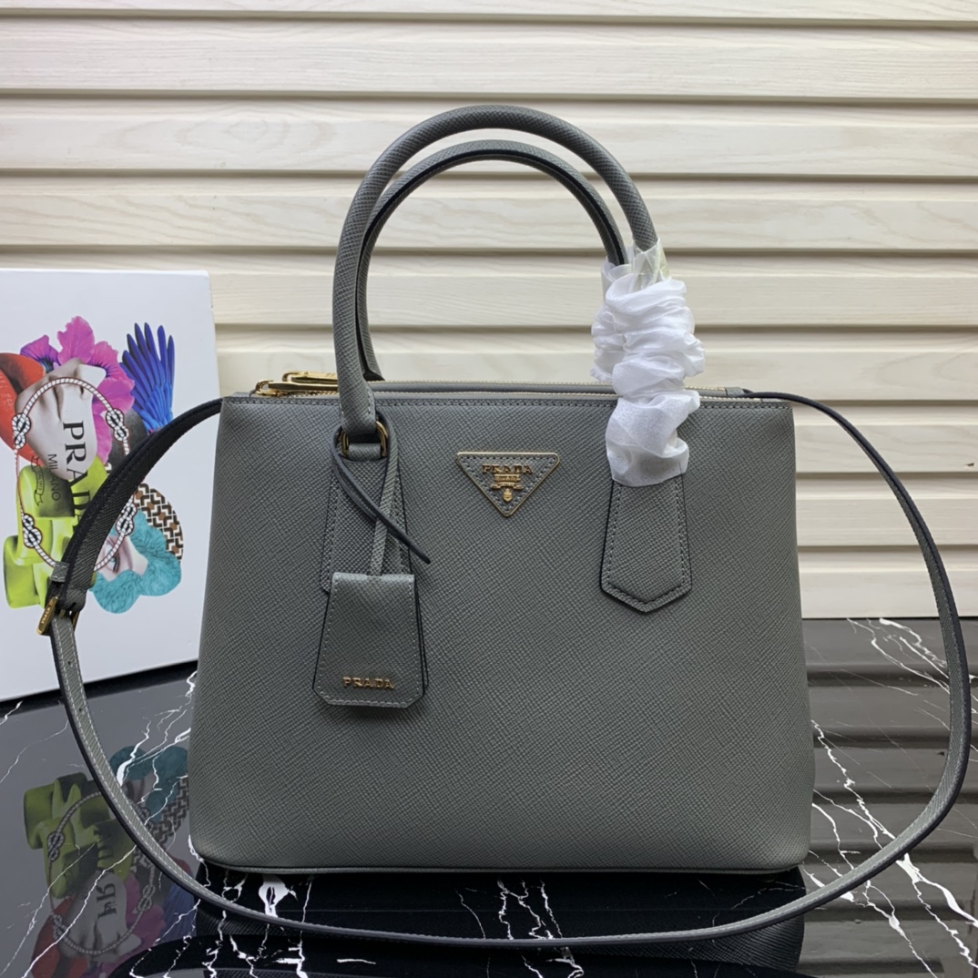 Pra*a medium galleria saffiano leather bag grey 1ba232 31 × 22.5 × 13.5 cm