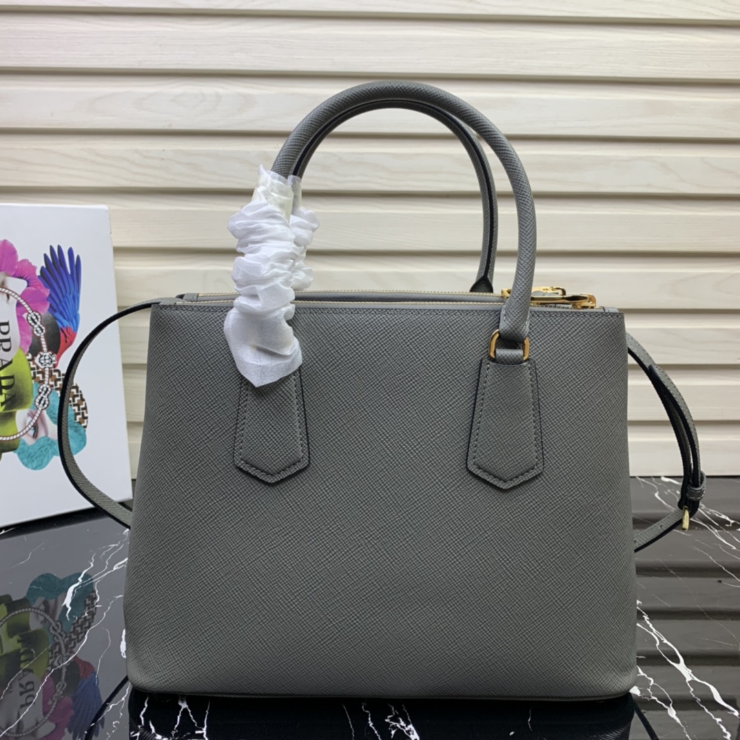 Pra*a medium galleria saffiano leather bag grey 1ba232 31 × 22.5 × 13.5 cm