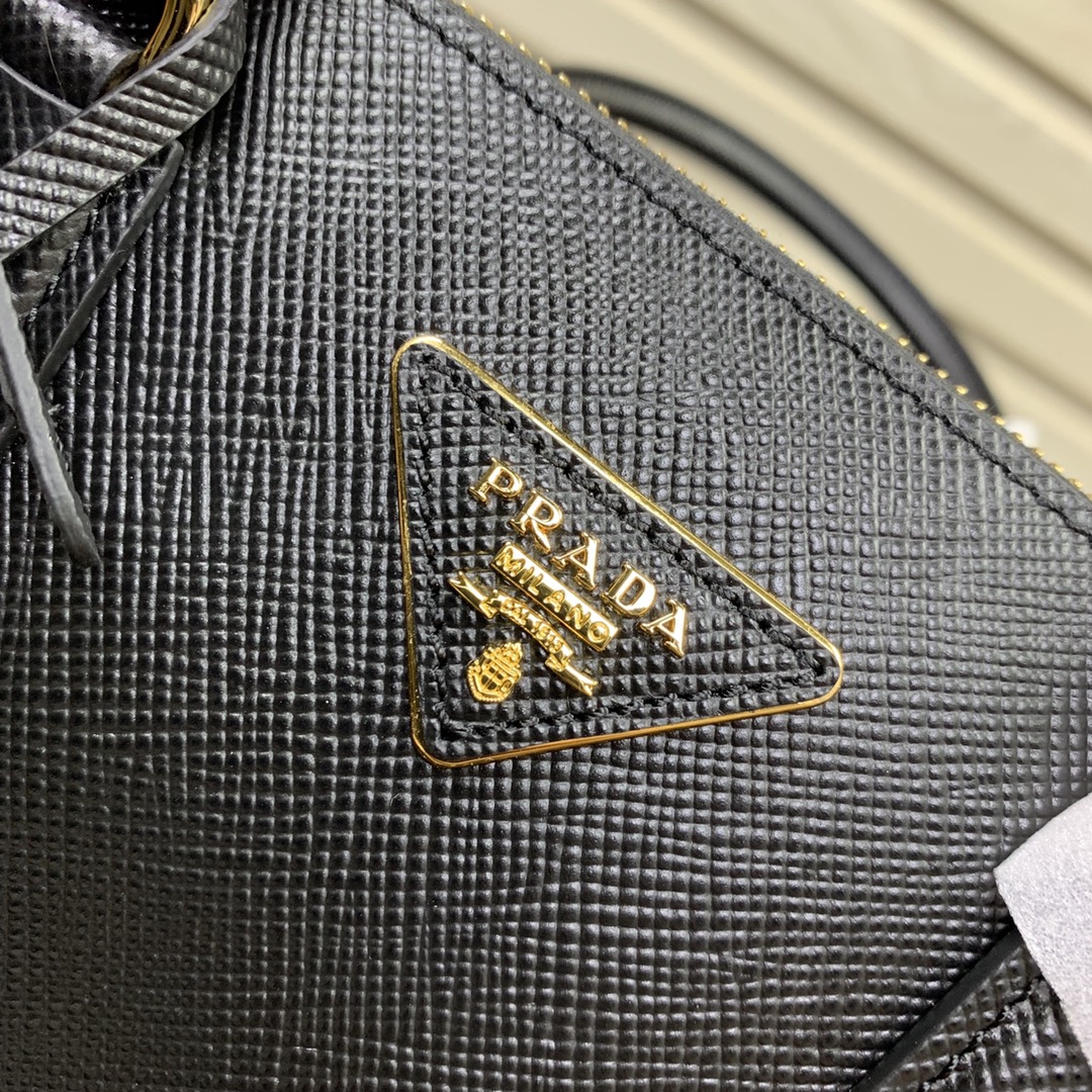 Pra*a medium galleria saffiano leather bag black 1ba232 31 × 22.5 × 13.5 cm