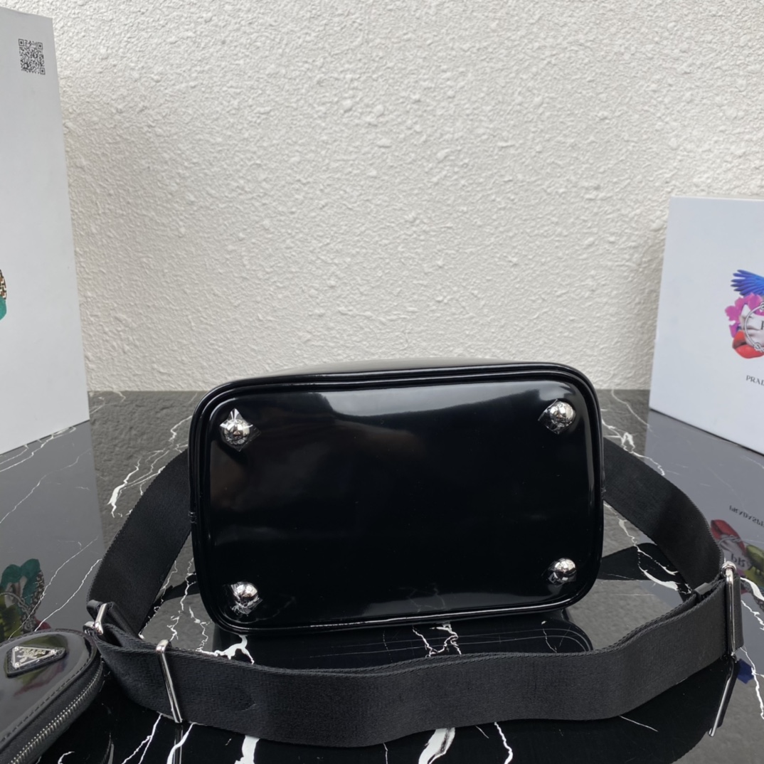 Pra*a panier nappa lining brushed leather bag black 1ba319 22 x 23 x 13 cm