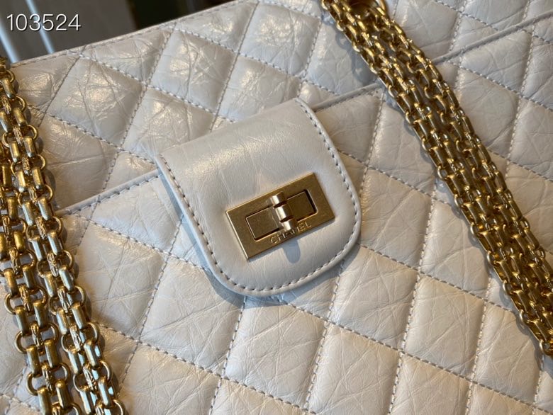 ch**el large D1am0nd pattern leather shopping bag white as661 35 x 26 x 11 cm