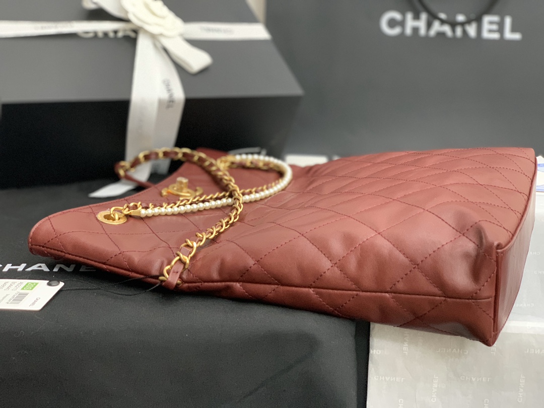 Ch**el calfskin crystal pearls shopping bag red as2213 34 x 25 x 5 cm