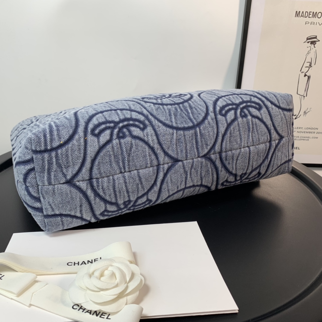 Ch**el washed denim cc wave shopping bag blue 2021 30 cm