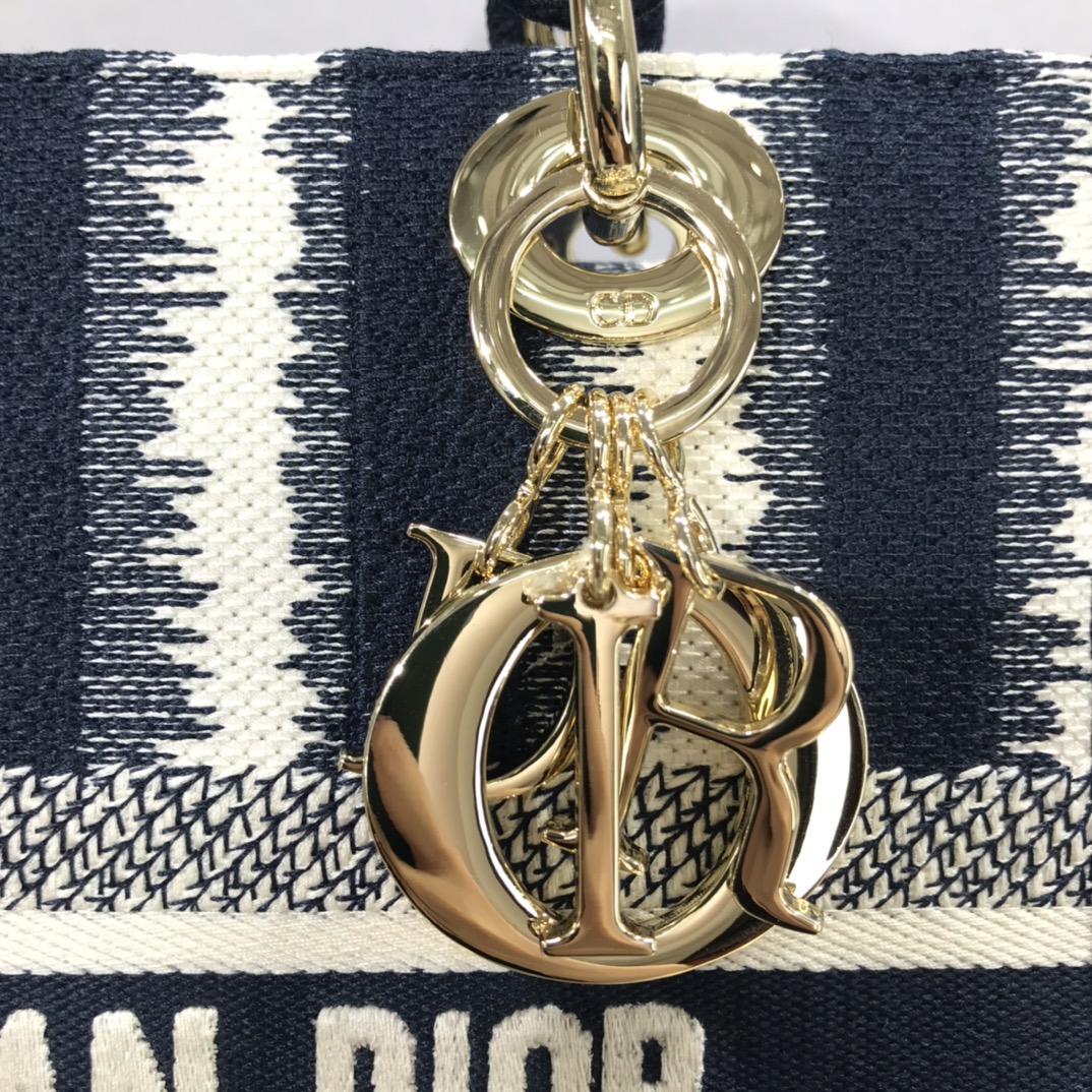 D10r medium lady d-lite bag black d-stripes embroidery m0565 24 x 20 x 11 cm