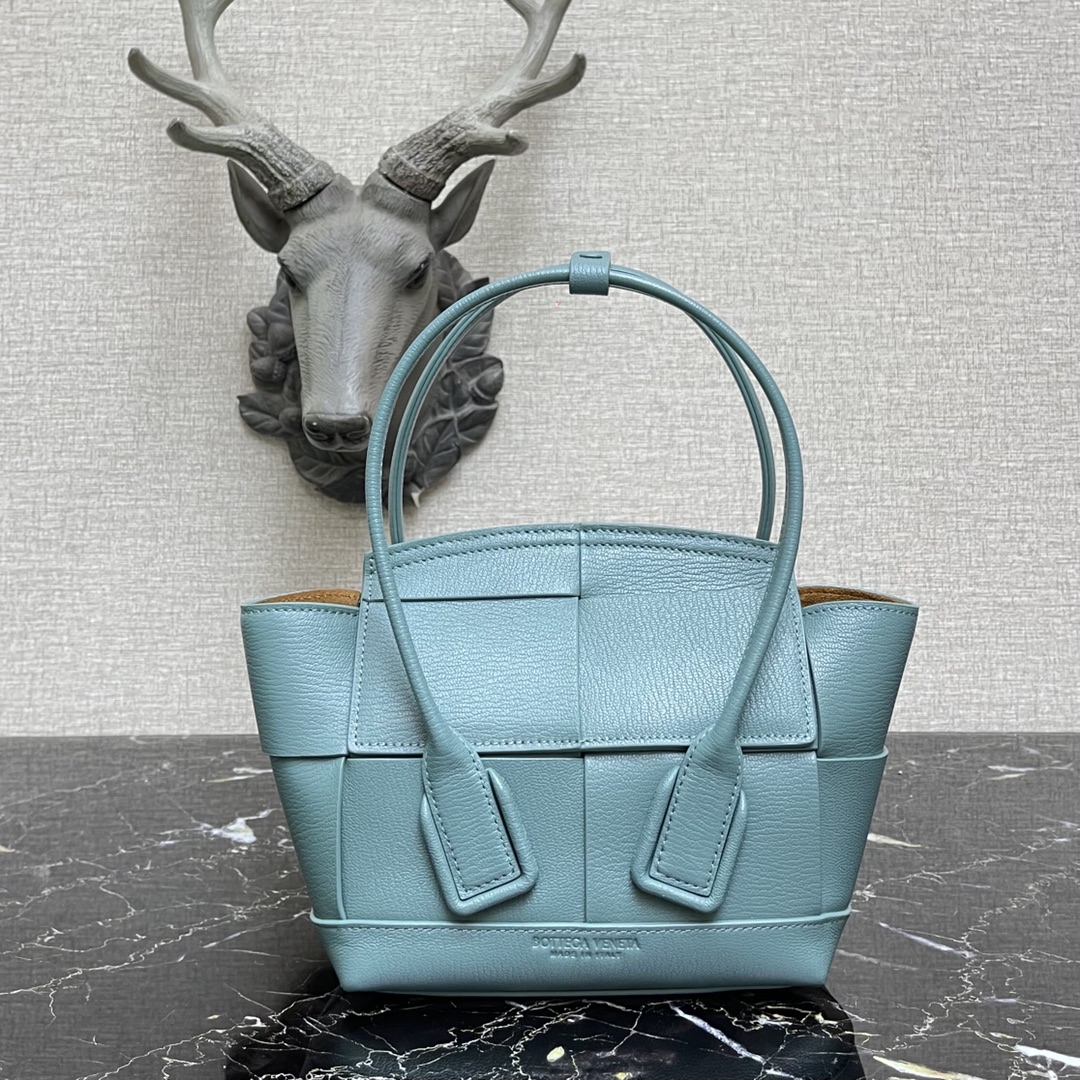 b0tt*ga Ven*ta small arco blue 600606 29 x 8 x 17 cm