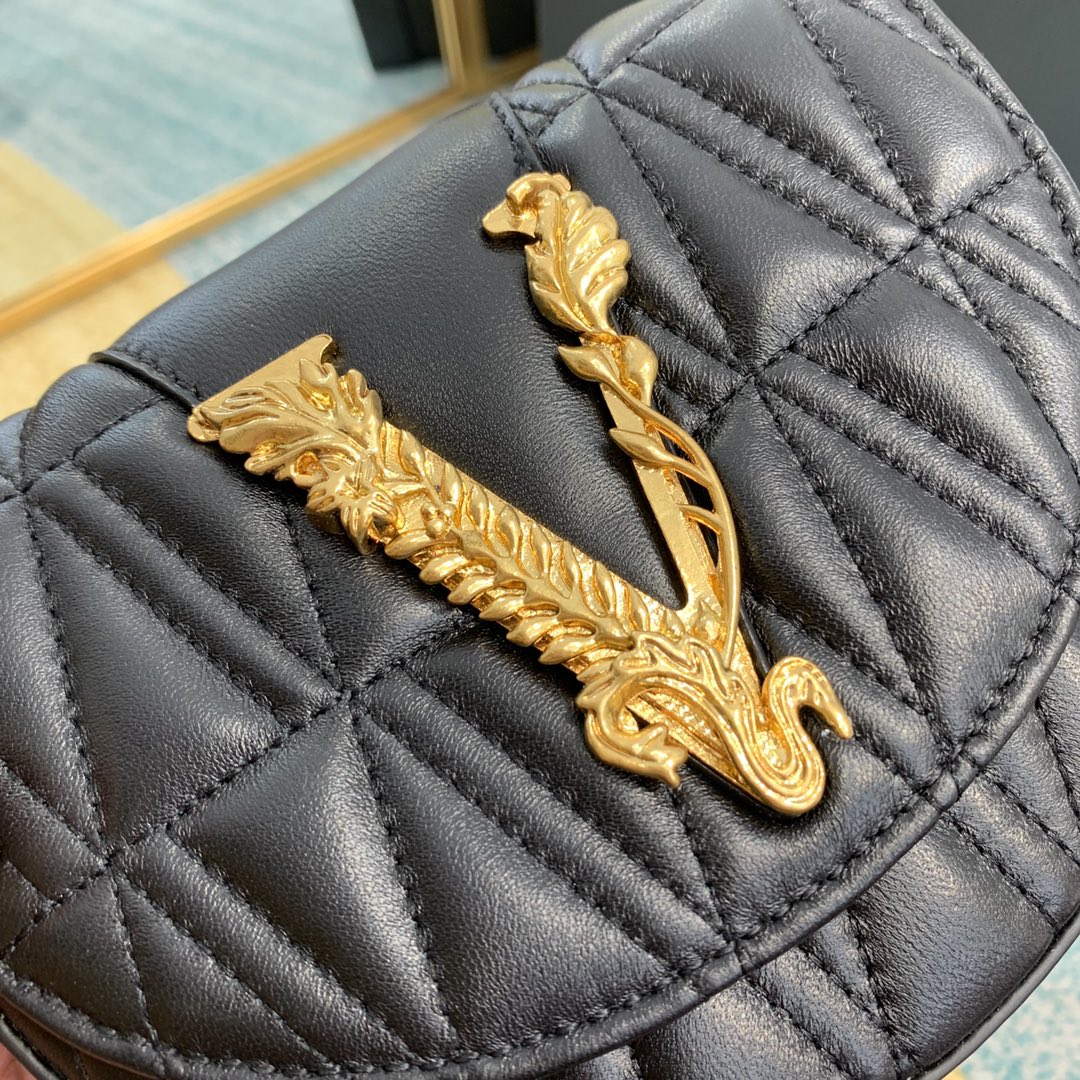 VERSACE VIRTUS QUILTED BELT BAG Black DV3G984 18 x 4 x 14 cm