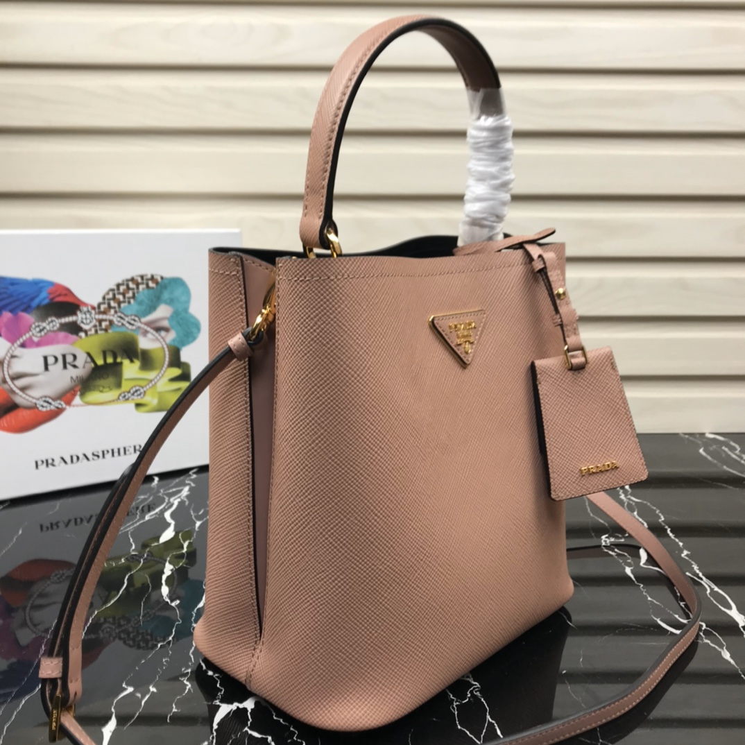 Pra*a medium panier saffiano leather bag peach pink 1ba212 22 × 23 × 13 cm