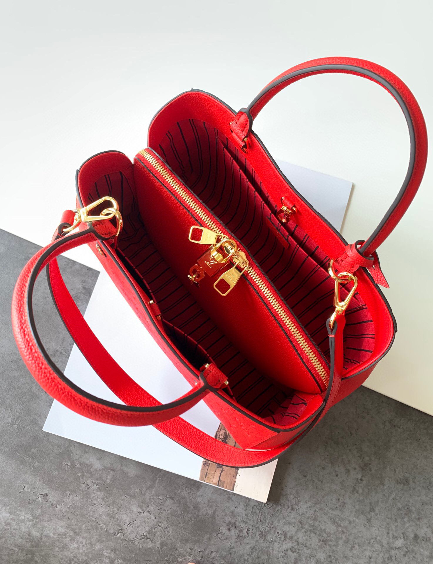 l0vis Vvtt0n montaigne mm monogram empreinte leather red m41048 33 × 23 × 15 cm
