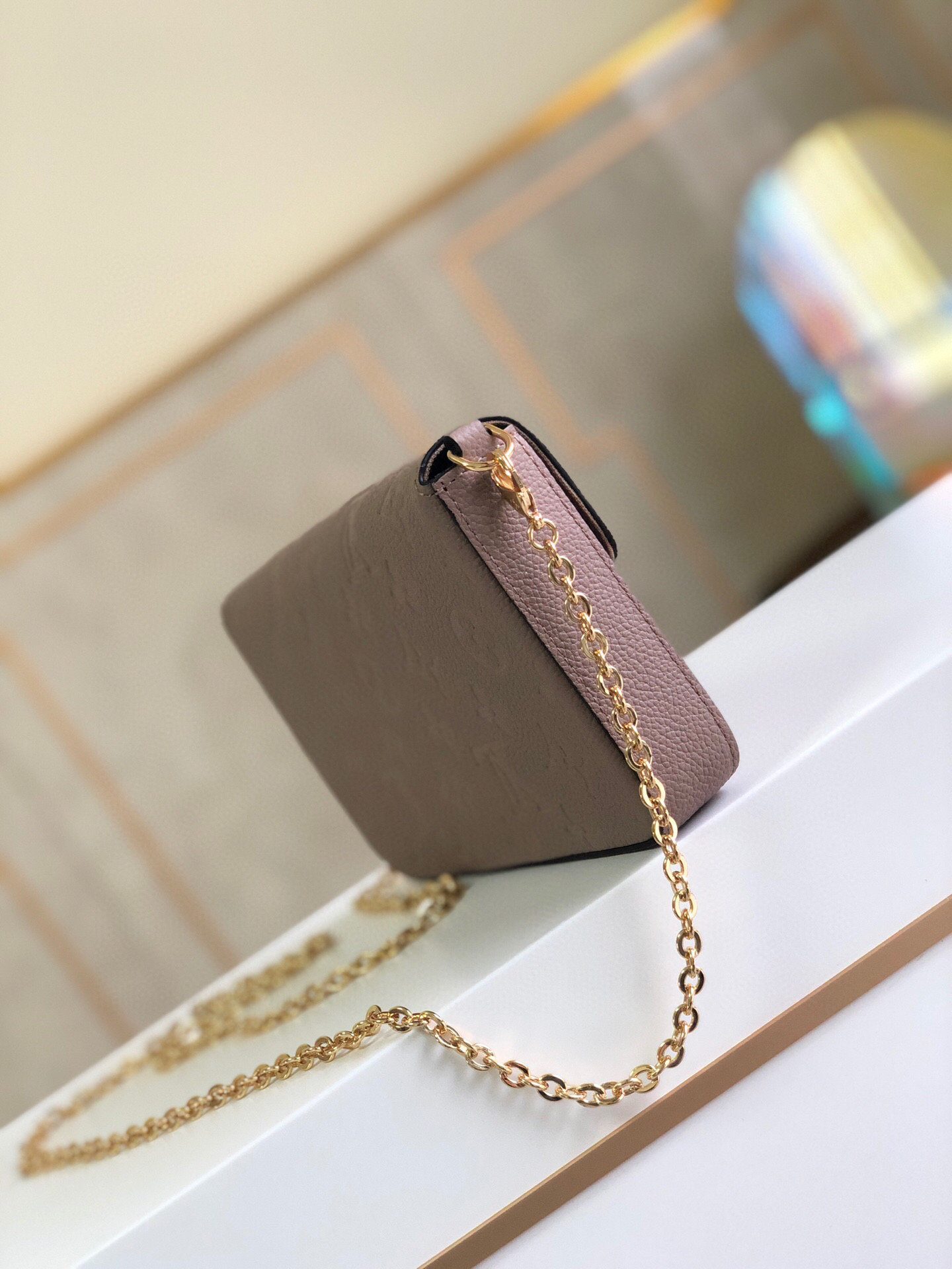 l0vis Vvtt0n fÉlicie pochette monogram empreinte leather beige m68697 21 x 12 x 3 cm