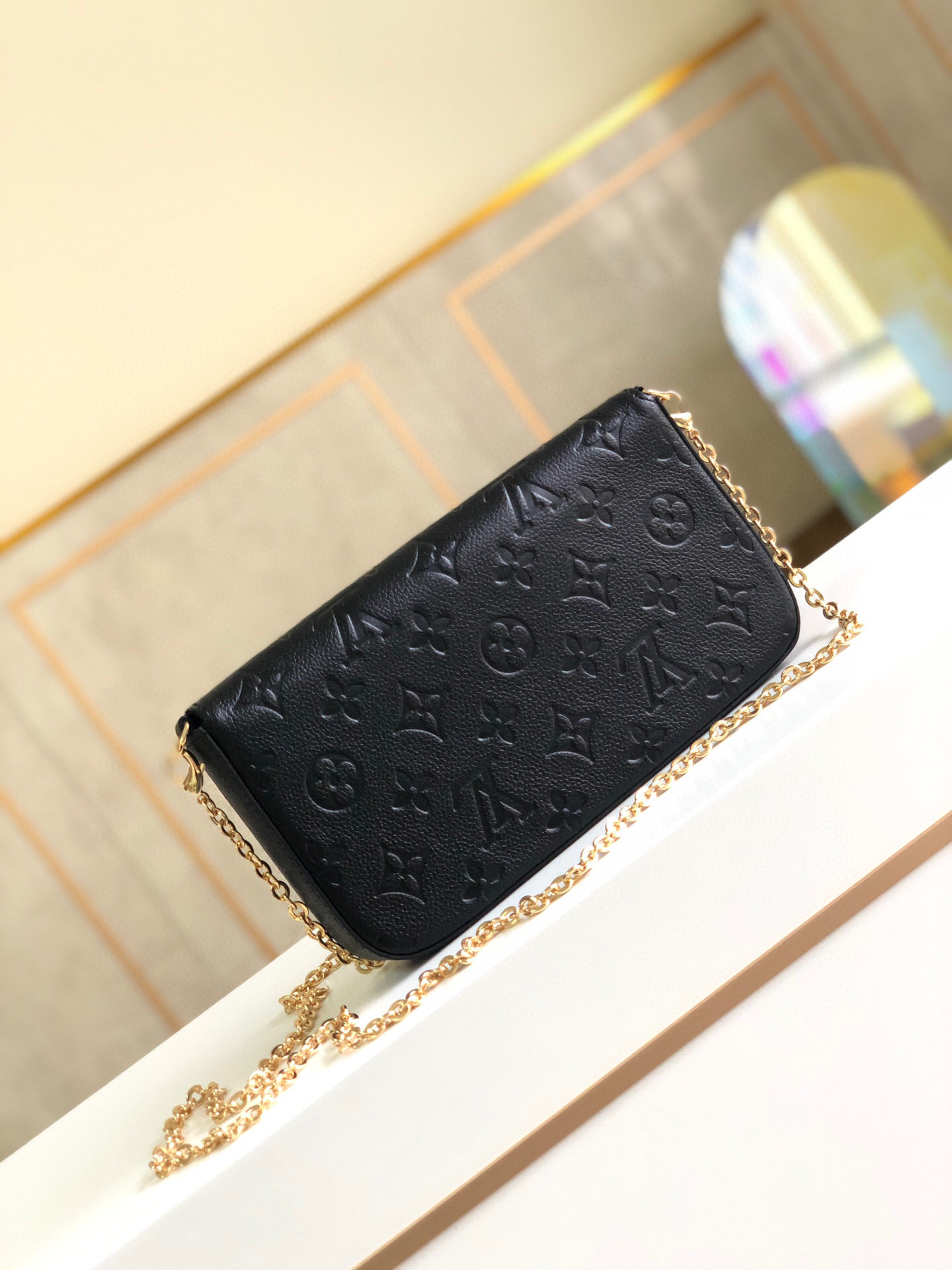 l0vis Vvtt0n fÉlicie pochette monogram empreinte leather black m64064 21 x 12 x 3 cm