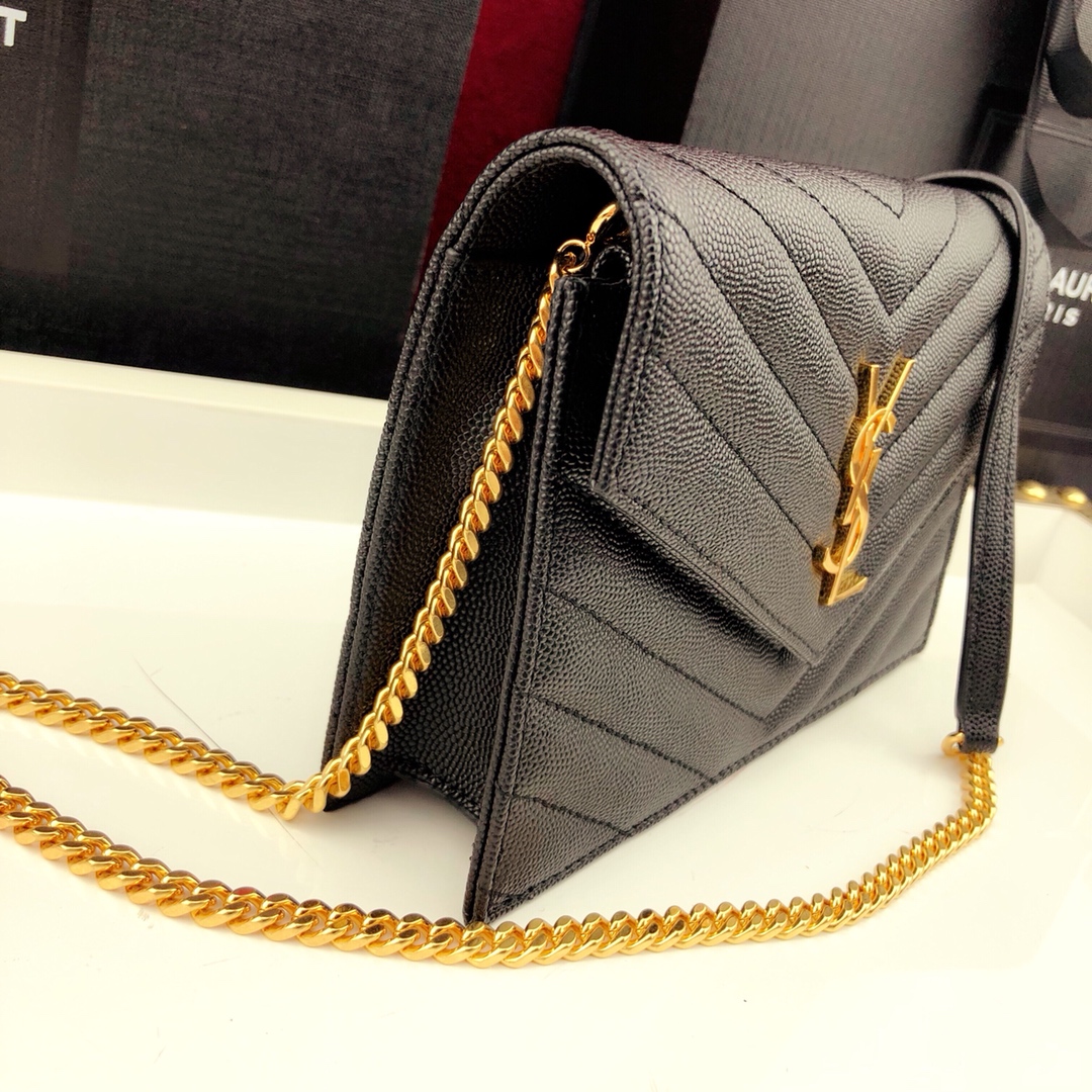 Y51 envelope chain wallet in grain de poudre embossed leather black 393953 19 x 11.5 x 4 cm