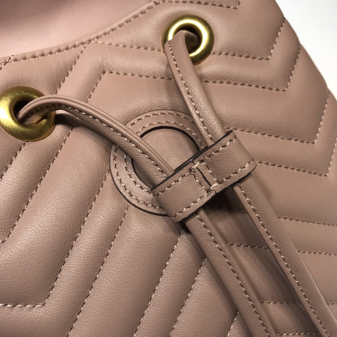 Gvc*1 gg marmont matelassé backpack dark pink 528129 19 x 18.5 x 10 cm