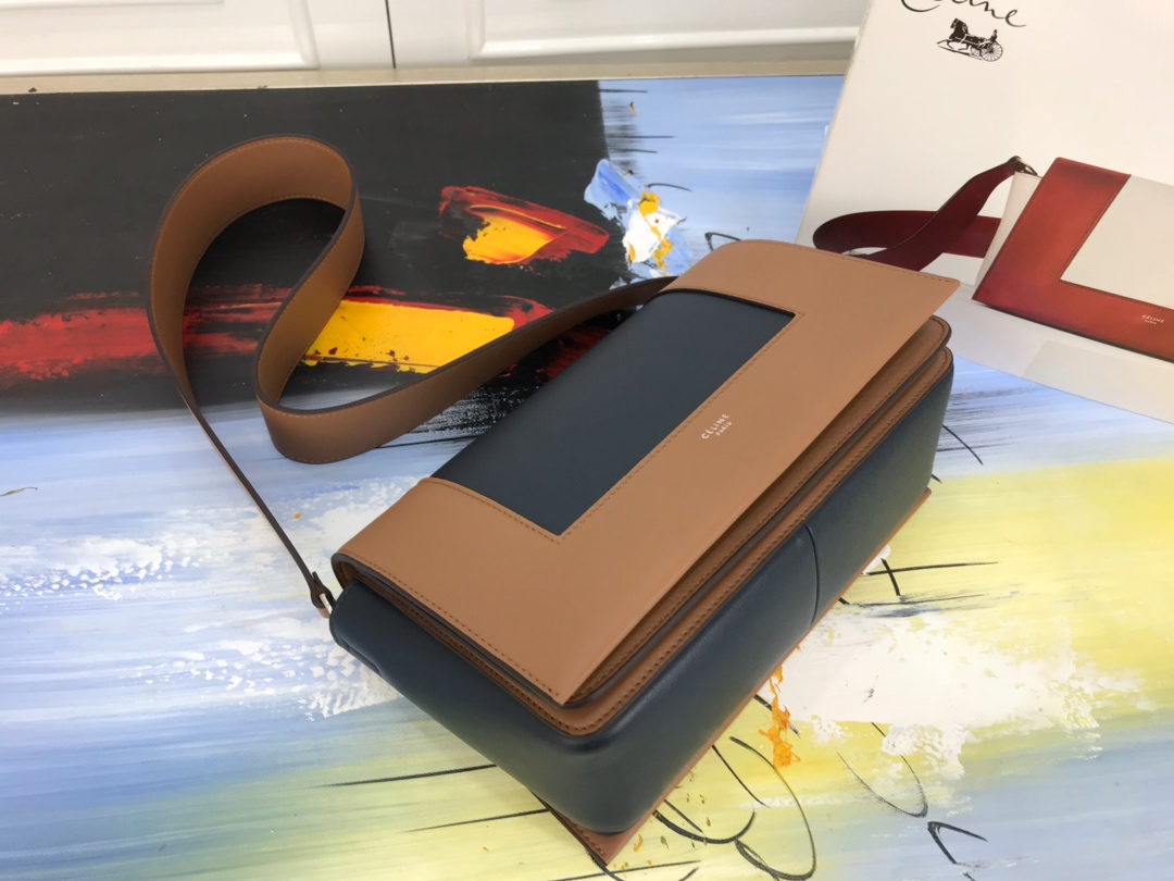 Ce1i*e medium frame bag in shiny smooth calfskin brown and black 180263 25 x 17 x 8.5 cm