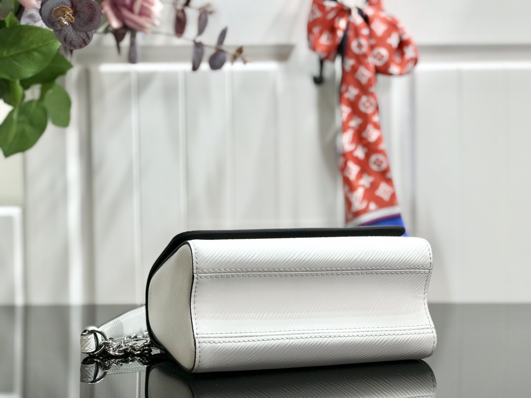 l0vis Vvtt0n twist pm epi cowhide leather white m55531 19 x 15 x 9 cm