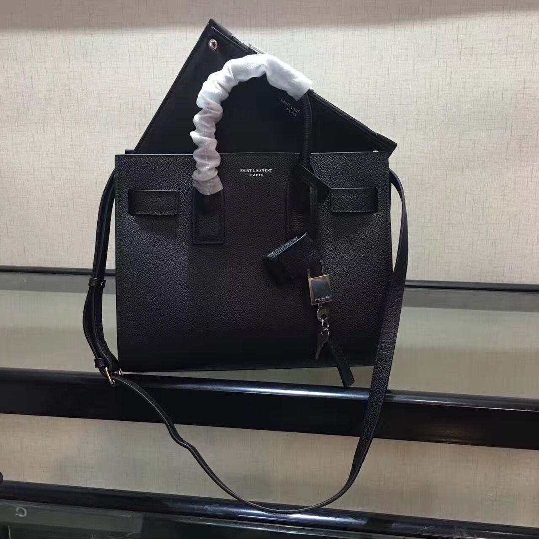 Y51 baby classic sac de jour in grained leather black 421863 26 x 21 x 13 cm