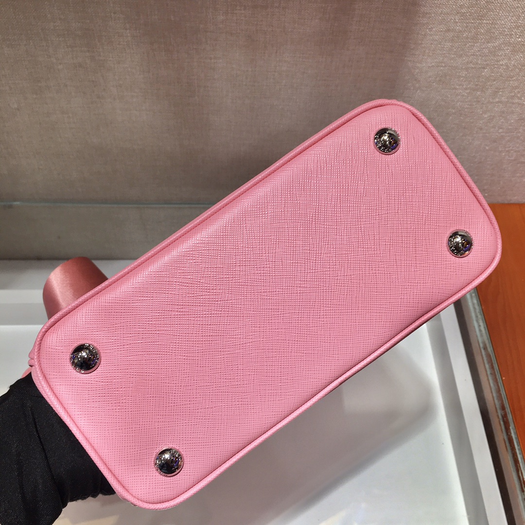 Pra*a mini galleria saffiano leather bag pink 1ba296 23 x 16.5 x 10 cm