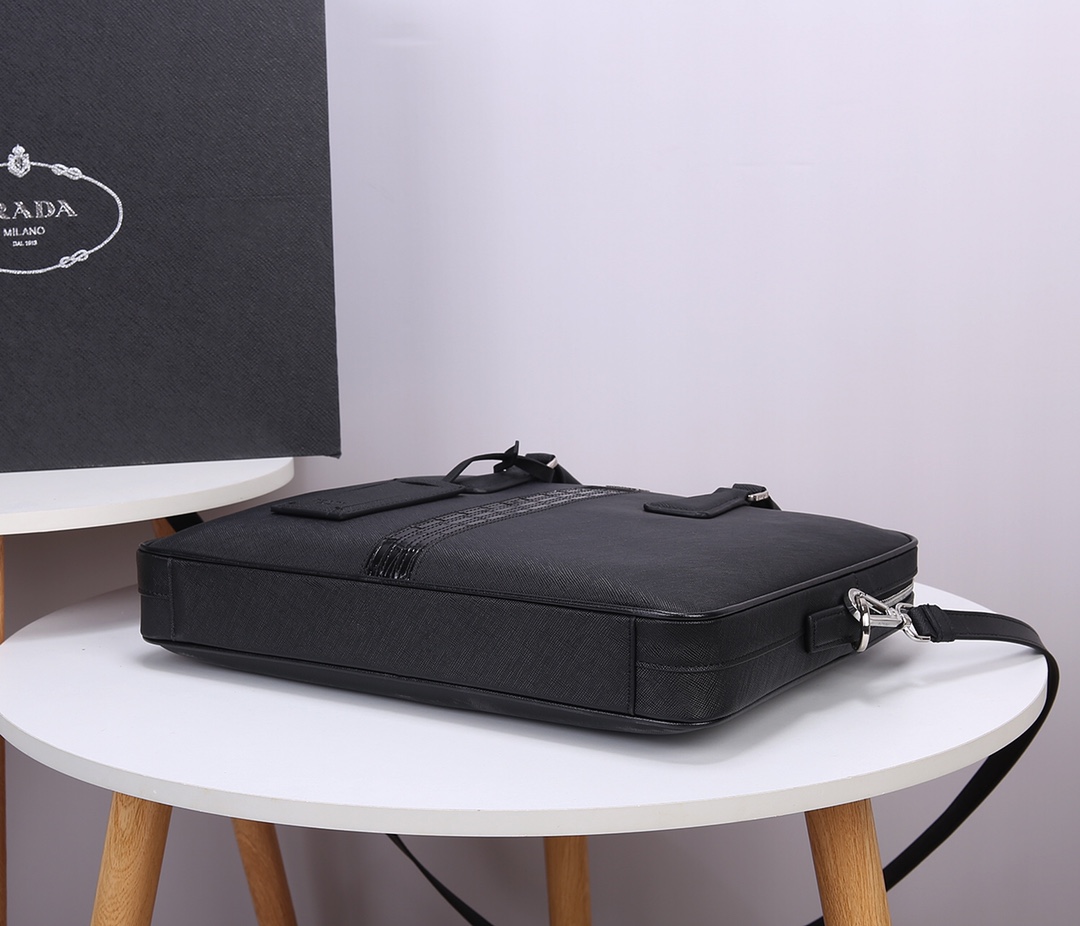 Pra*a briefcase crocodile pattern black 2ve365 36 x 28 x 4 cm