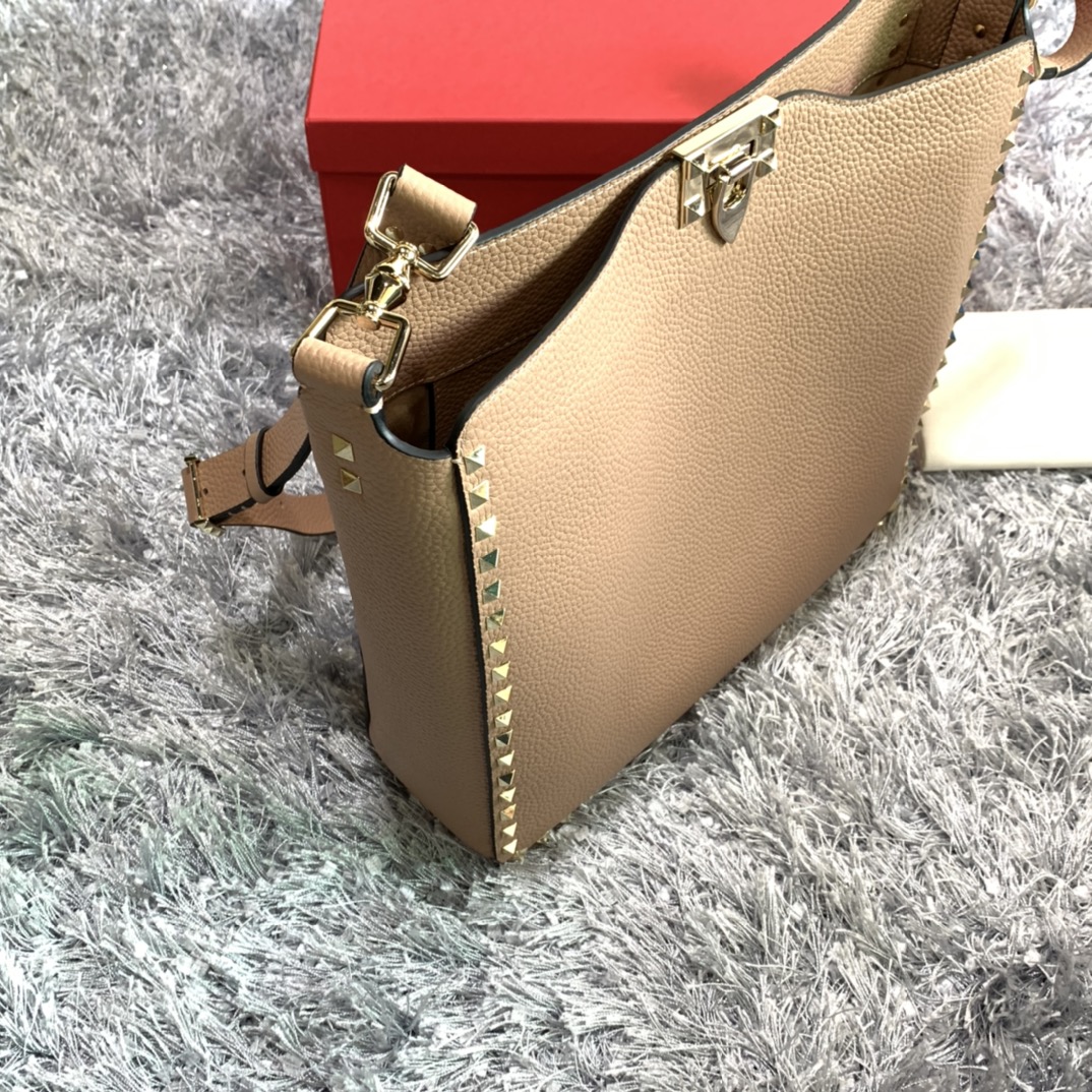 Va1e*ntin0 large garavani rockstud tote soft cowhide leather creme 50031 31 × 8 × 30 cm