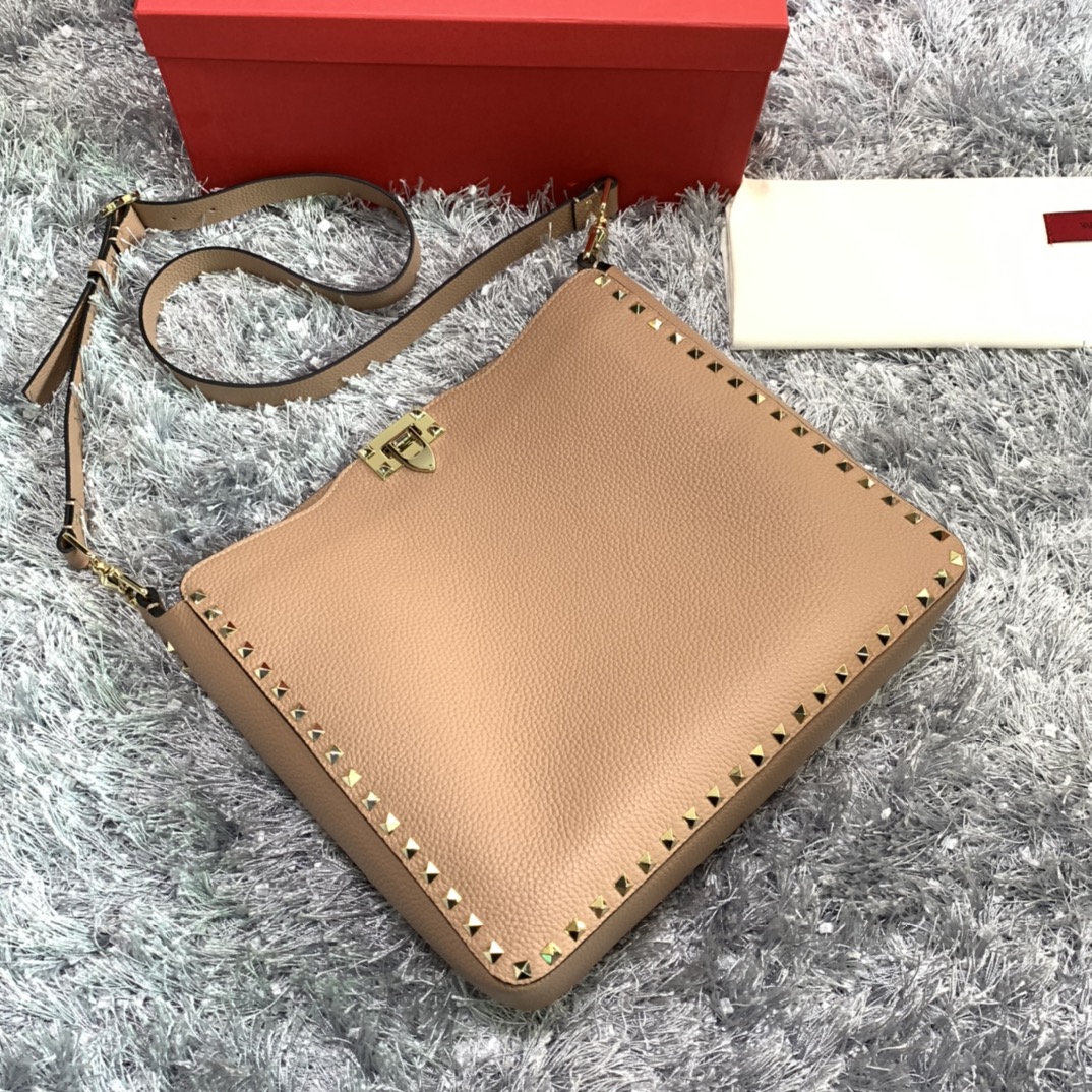 Va1e*ntin0 large garavani rockstud tote soft cowhide leather creme 50031 31 × 8 × 30 cm